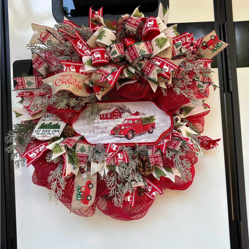 🚨 Flash Sale 🚨Festive Red and White Christmas Wreath